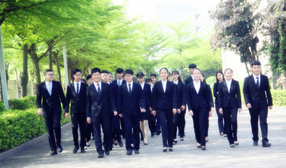 高技能人才急缺1000萬 職業(yè)教育受追捧