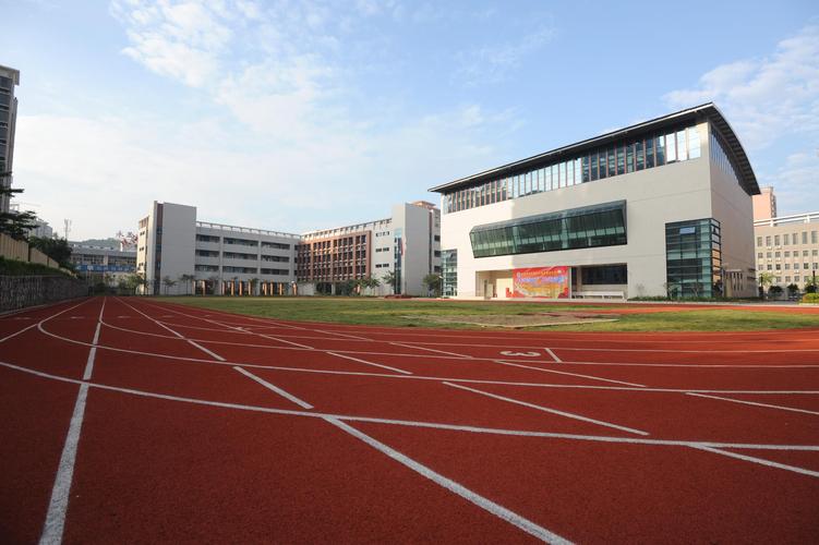 p>珠海市藝術(shù)高級中學創(chuàng)辦于2012年,市教育局直屬全日制公辦普通高中