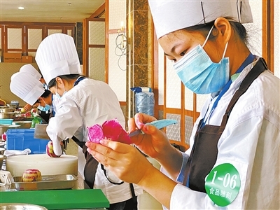 珠海市各大職業院校、技工院校積極貫徹&ldquo;產業第一&rdquo;決策部署 職業教育與產業需求實現&ldquo;同頻共振&rdquo;